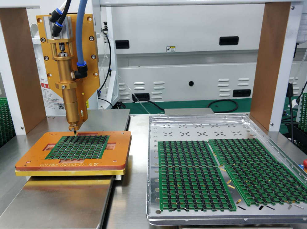 SMT��Ƭ���ĵ㽺���ռ���