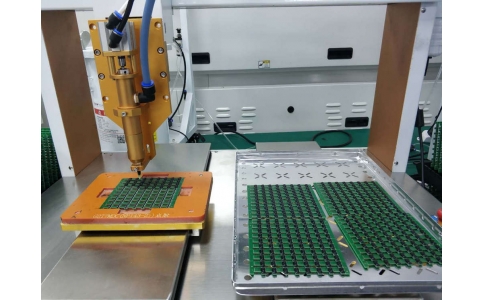 SMT��Ƭ���ĵ㽺���ռ���