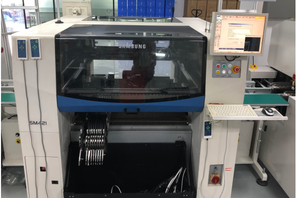 SMT��Ƭ����������θ���ƬʽԪ����